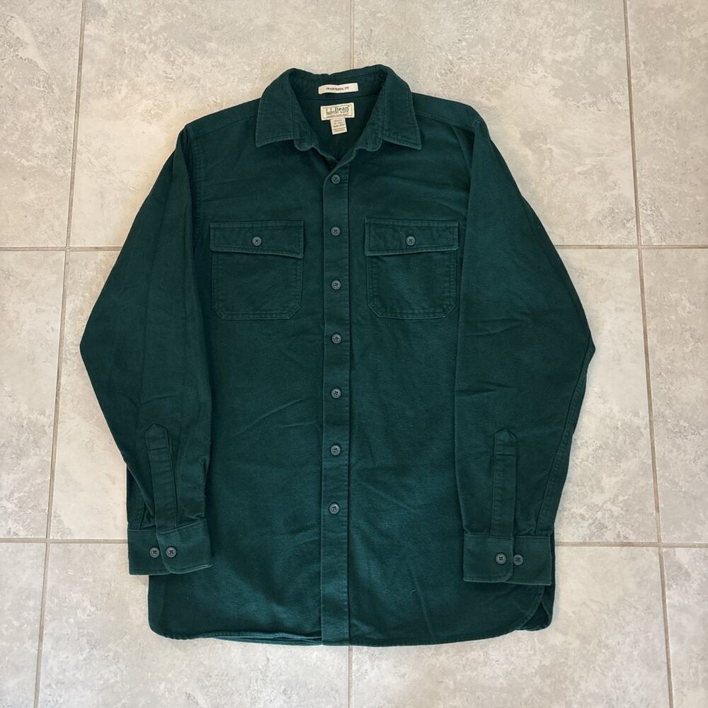 L.L. Bean Long Sleeved Green Chamois Cloth Flannel Button Up Shirt Men's MT